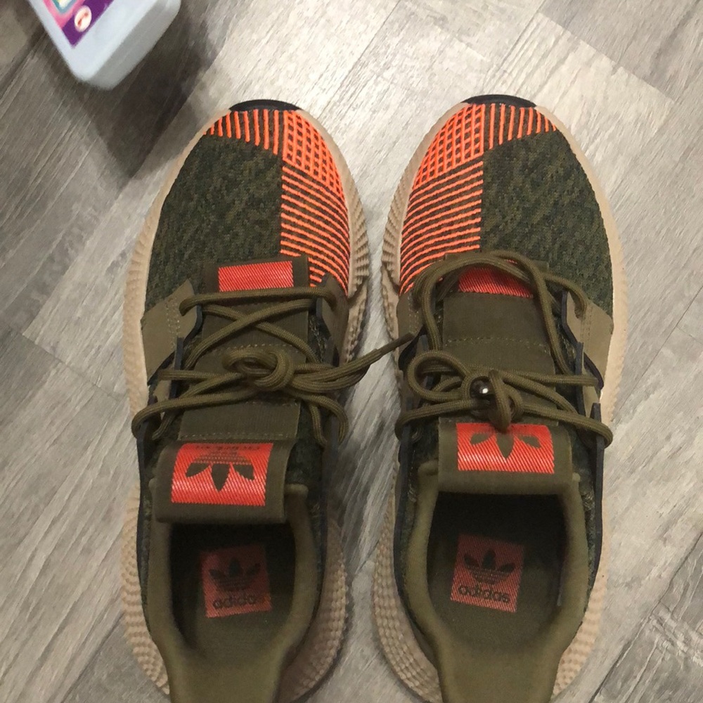 Adidas prophere sneakers